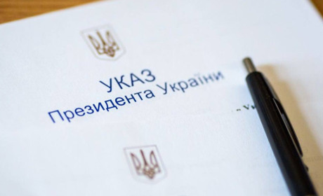 Медиків Куп’янщини відзначили державними нагородами до Дня медичного працівника