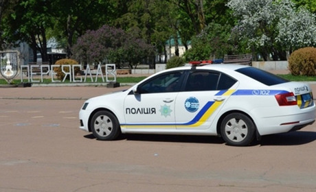 У Переяславі пʼяний побив ногою чужий автомобіль, у селі мати виявила мертвим сина: хроніка поліції