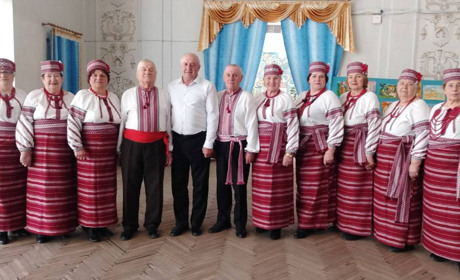 Слухайте, співають ветерани!