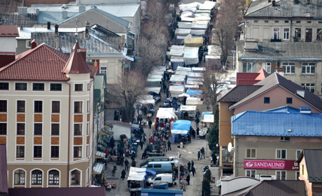 Чортківський речовий ринок принаймні на місяць повертається на старе місце