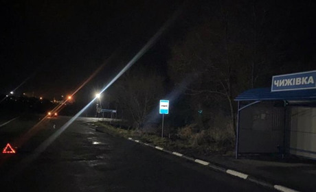 У Чижівці жінка потрапила під колеса автівки: поліція з’ясовує обставини