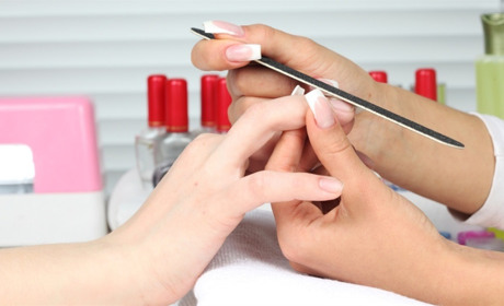 Від манікюру до обслуговування генераторів: як жінки Шосткинщини опановують нові професії