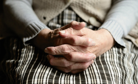 У Сватовому знайшли 70-річну жінку, яка пішла з будинку для людей похилого віку. Це не перша втеча