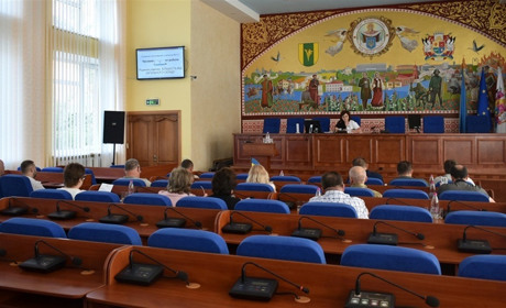 На позачерговому виконкомі у Звягелі створили комісію з компенсації за пошкоджене через війну житло