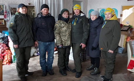 Волонтерський пункт прийому допомоги в друкарні не порожніє
