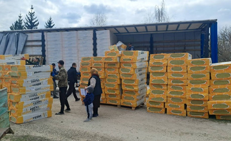 Міжнародна підтримка для Городоччини: 19 родин у Купині отримали будматеріали для утеплення будинків