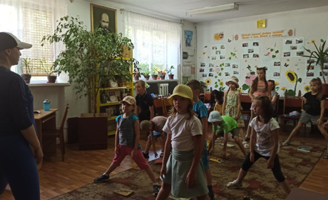Не книгою єдиною: у бібліотеці діти не тільки читають, а й займаються спортом