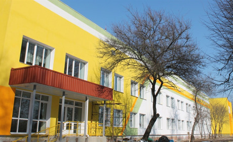 Відбудова Тростянця: тривають роботи з відновлення дитячого корпусу у лікарні