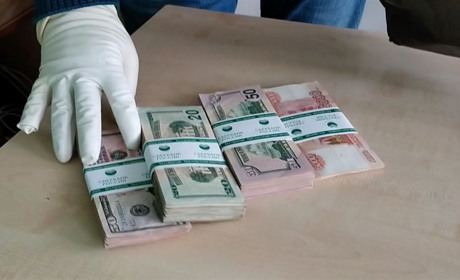 Провокація проти партії «Наш Край»: вночі проникли в офіс, підкинули пакет з грошима (ВІДЕО)