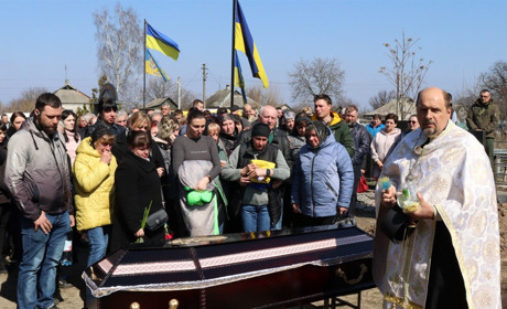 На щиті: у Петропавлівці у засвіти провели старшого солдата Нацгвардії Панкова Сергія (ВІДЕО)