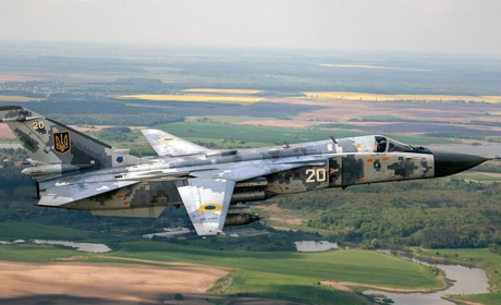 На Хмельниччині розбився військовий літак Су-24М: загинули двоє членів екіпажу (ОНОВЛЕНО)