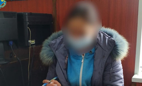 Зарізала та відтяла голову: На Херсонщині за жорстоке вбивство судитимуть жінку