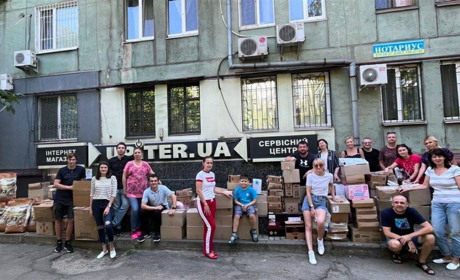 Волонтери центру для бердянців у Запоріжжі відправили до рідного міста 330 адресних посилок