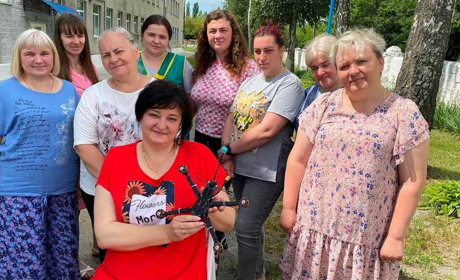 Працівники дитячого садочку «Барвінок» у Жмеринці придбали дрон для військових