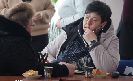 Втратила сина і тепер допомагає іншим: Марія Мугира зустрілася з родинами загиблих у Городку