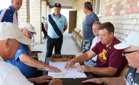 В Нижніх Сірогозах пройшли змагання з парного доміно: за перемогу боролися 4 команди