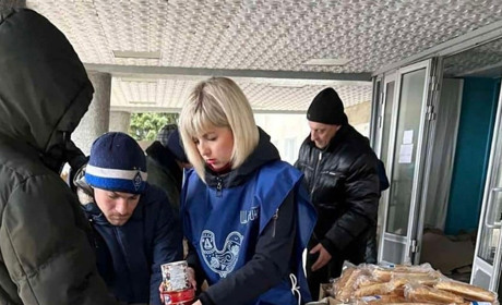 На Херсонщину надходить гуманітарна і медична допомога, аби підтримати місцеве населення