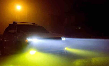 Який колір протитуманних фар найкращий для безпечного водіння