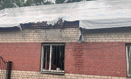 Окупанти атакували житлові квартали на Херсонщині, пошкоджені будинки та автівки