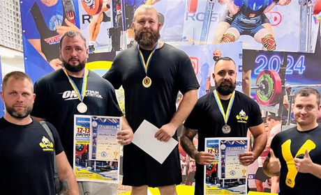 Старокостянтинівські спортсмени здобули блискучі перемоги на Кубку Поділля з класичного жиму лежачи