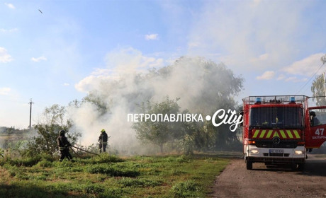 П'ять пожеж за один день: рятувальники Петропавлівки та Шахтарського боролися з вогнем (ВІДЕО))