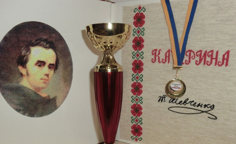 7 місяців на шедевр: вишита "Катерина" лозівчанки Ольги Тарасової перемогла у Міжнародному конкурсі