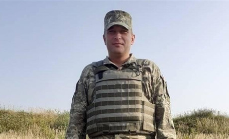 «Велика цінність — сімʼя»: доньки полеглого Героя просять підписати петицію для батька