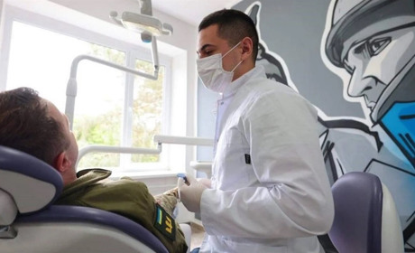 В комунальній стоматології Звягеля розпочали надавати безплатні послуги захисникам: деталі