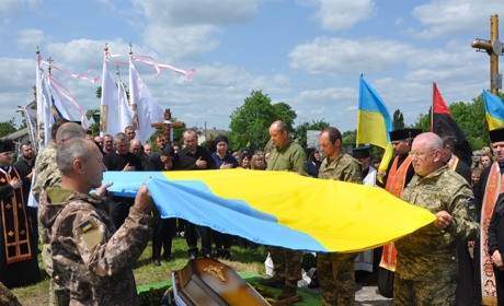 Мирослав був найкращим: у Ридодубах схоронили 30-річного воїна, якого рік вважали безвісти зниклим
