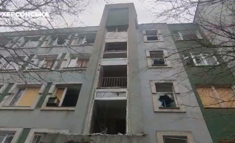 На Херсонщині внаслідок ворожих обстрілів пошкоджені житлові будинки, навчальний заклад та автівки