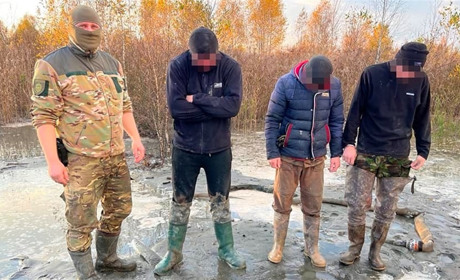 На Сарненщині правоохоронці викрили бурштинокапачів