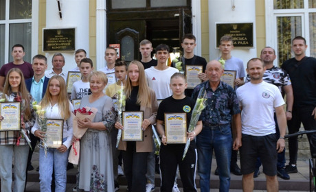 Спортсменів Глухівщини нагородили до Дня фізичної культури і спорту
