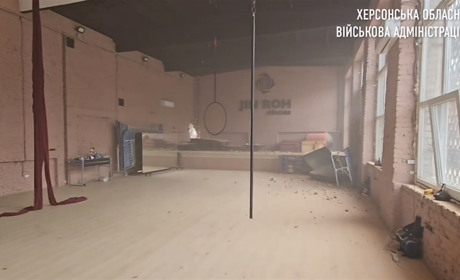 Обстріли окупантів Херсонщини: пошкоджені будинки, навчальний заклад, магазин, адмінбудівлі