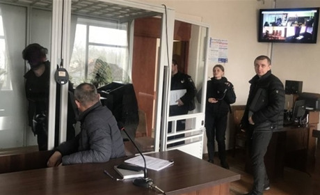 Розбій на заправці у Звягелі: чоловік "під кайфом", погрожуючи ножем, викрав пачку сімок та телефон