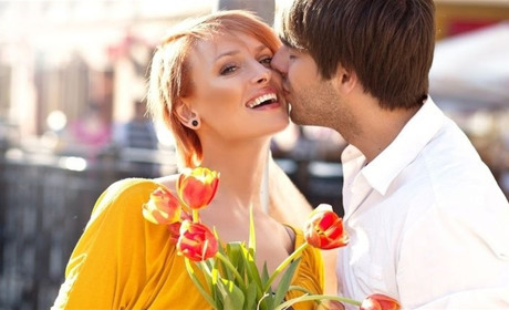 Вітаємо жінок з чарівним святом весни!