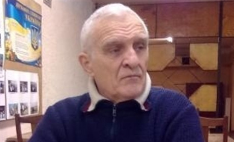 Ніжинець, автор знаного у всьому світі збірника з шахів, у свої 80 - професійно навчає та пише книги