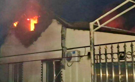 Росіяни атакували П’ятихатки: загорівся будинок, пошкоджені ще п’ять осель