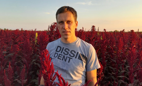 Молодий фермер Олександр Хомич: "Земля забирає багато сил та енергії, але ще більше - віддає"