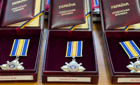 У Сарнах 17 полеглих військових відзначили орденами «За мужність»