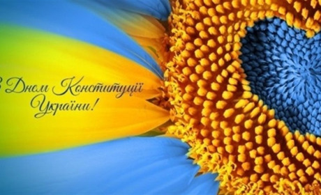 Конкурс піщаних фігур і водяні війни. Як у Славуті святкуватимуть День Молоді та День Конституції