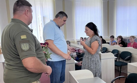 Рідним загиблих Героїв із Шепетівщини вручили державні нагороди