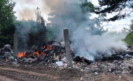 У Вараші горіло сміттєзвалище комунального підприємства