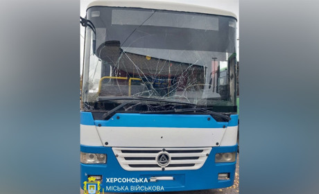 На Херсонщині армія рф завдала ударів по критичній та соціальній інфраструктурі, житлових кварталах