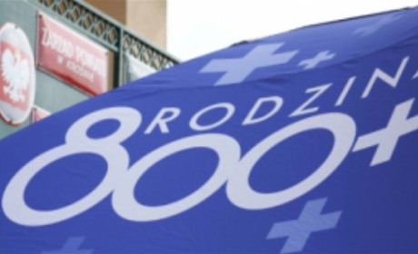 Польща призупиняє виплати допомоги "800+" біженцям з України