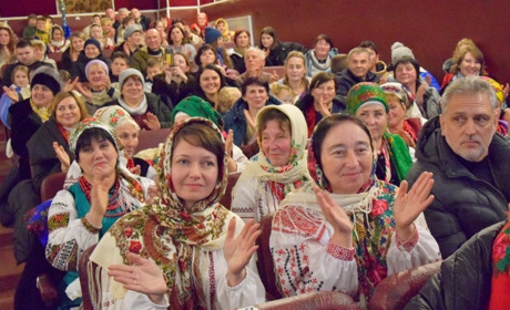 Відео: кращі моменти виступів з фестивалю колядок в Браїлові «Небо і земля нині торжествують»