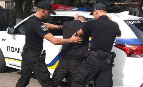 У Глухові суд виніс вирок чоловікові, який вдарив поліцейського