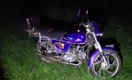 Взяв мопед покататися: юнаку загрожує від 3 до 5 років тюрми за викрадення двоколісника