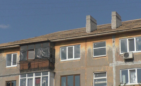 В Добропіллі відновлюють будинки, які постраждали від збройної агресії рф. Де почався ремонт