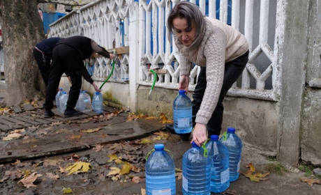 У Звягелі перевірили якість питної води у громадських криницях, джерелах та бюветах