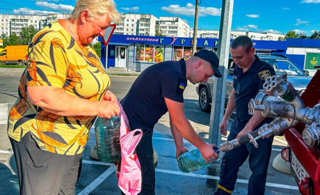 Рятувальники продовжують надавати допомогу жителям Сміли